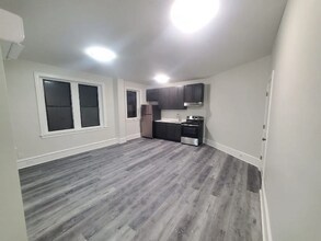 Building Photo - 5001 Oxford Ave