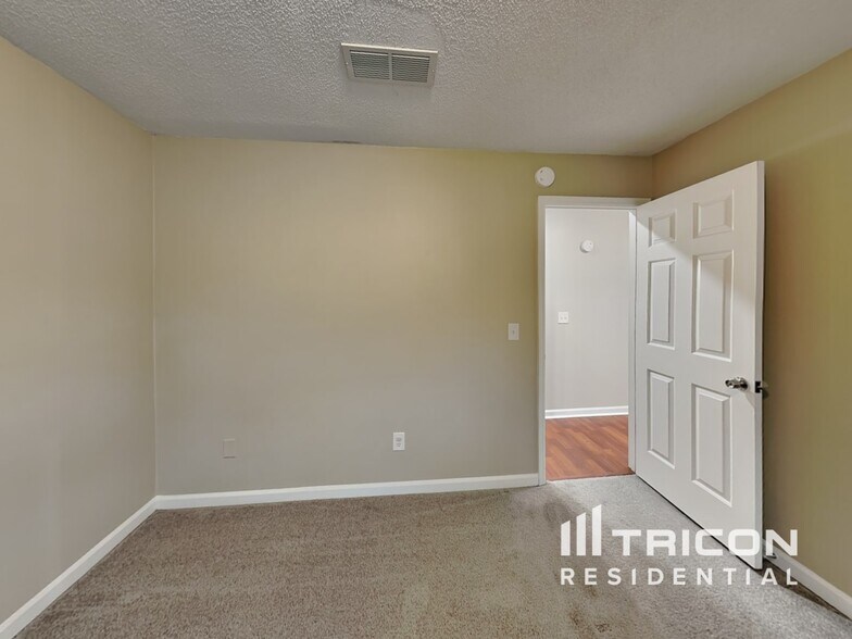 Building Photo - 2669 Brookwest Ln SW
