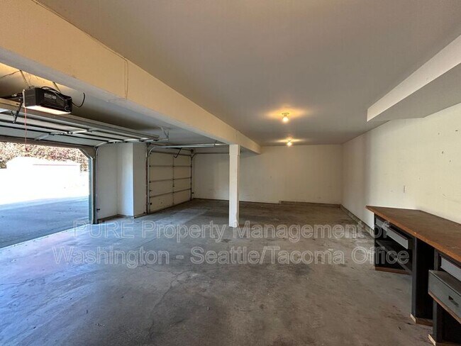 Building Photo - 3205 N 7th St