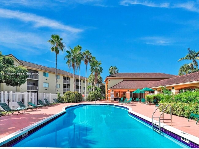 Building Photo - 440 S Park Rd