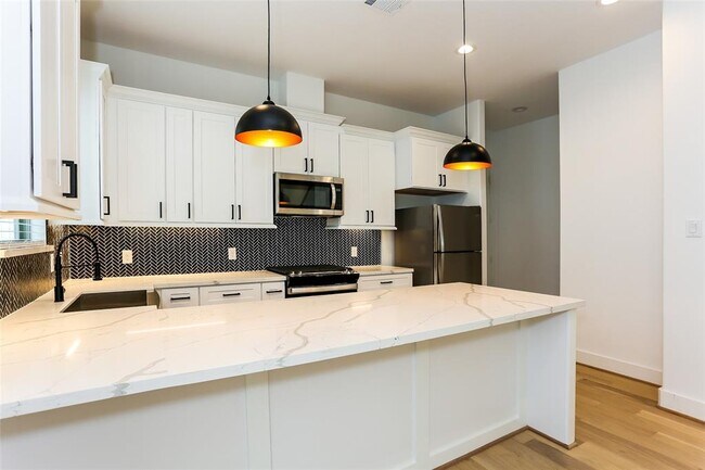Building Photo - 3036 Truxillo St