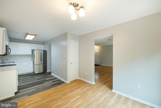 Building Photo - 5620 Summer Oak Way