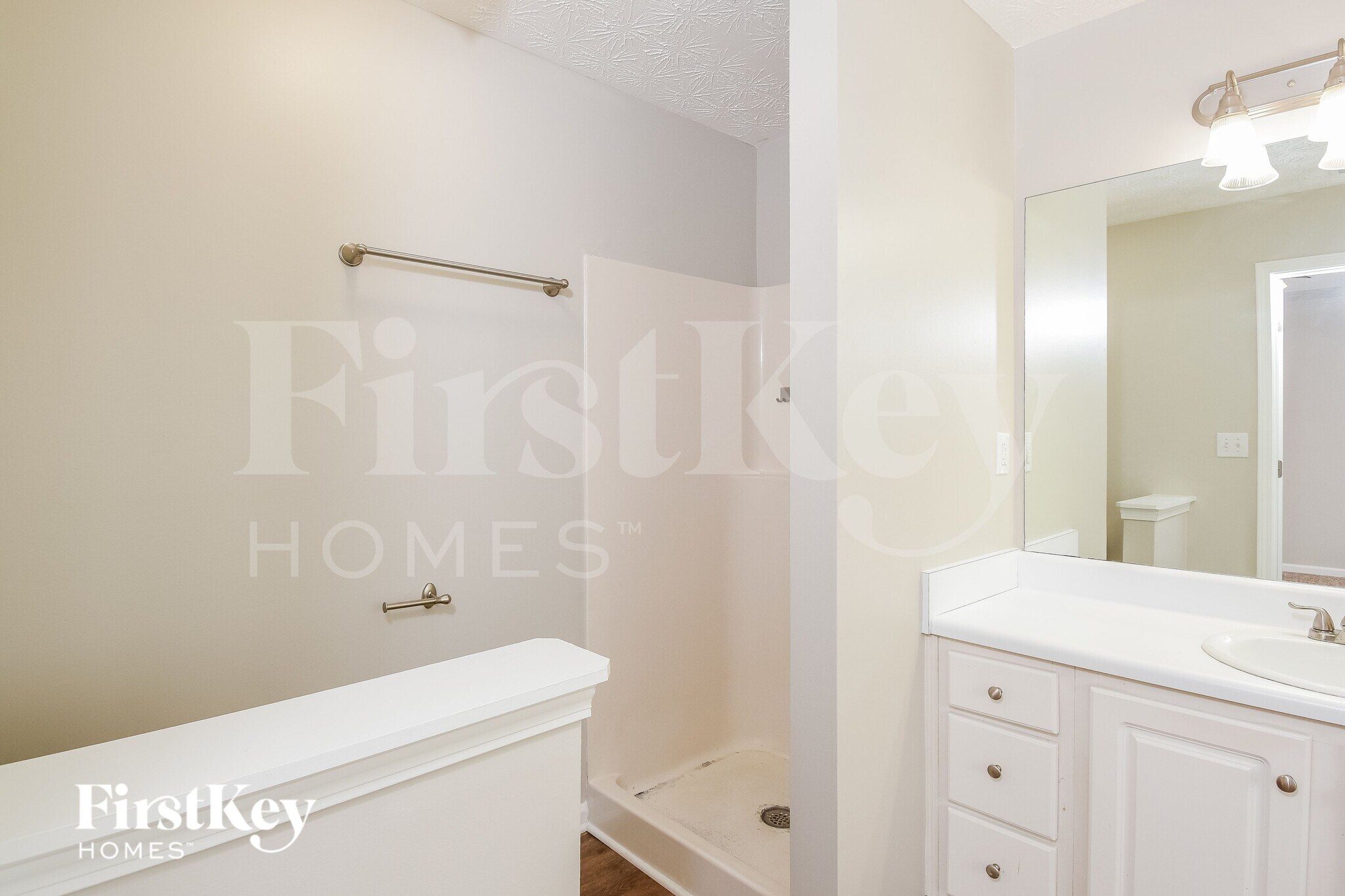 Building Photo - 12 Triangle Ln