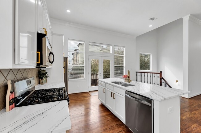 Building Photo - 6014 Hamman St