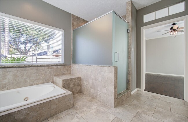 Building Photo - 14806 Flowerwood Dr