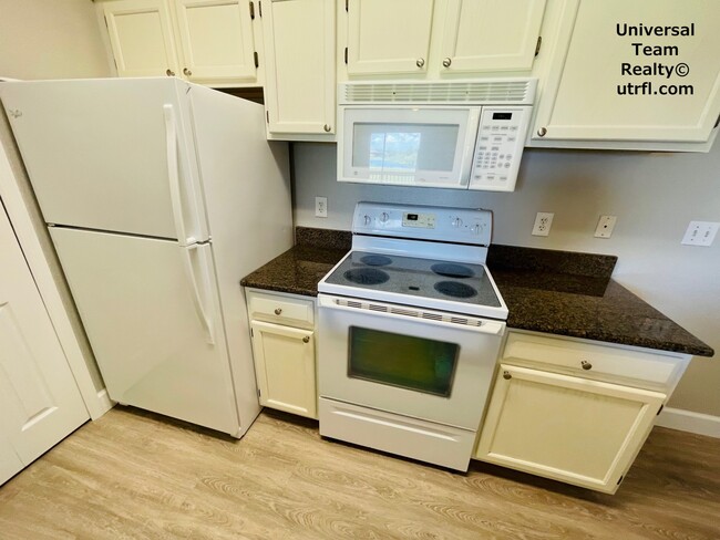 Building Photo - 11480 Villa Grand