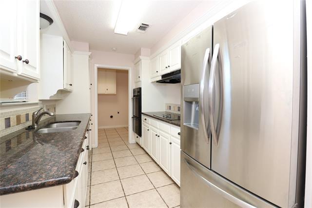 Building Photo - 2703 Peachtree Ln