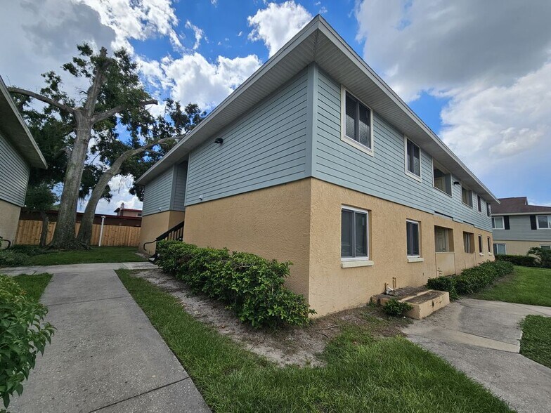 Primary Photo - 540 Golden Raintree Pl