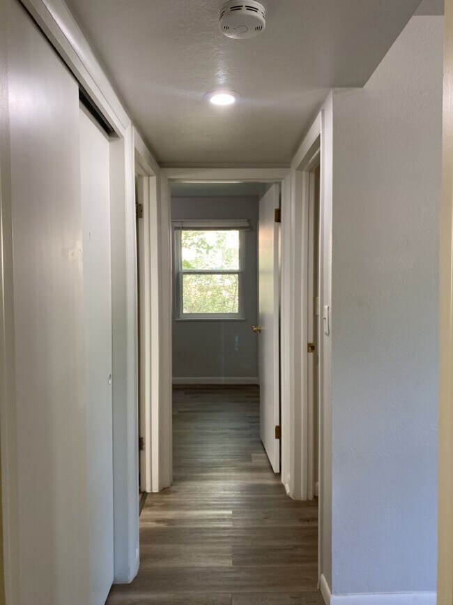 Building Photo - 3 Bed 1 Bath w/ 1 car garage West-Side Fort Collins Ranch