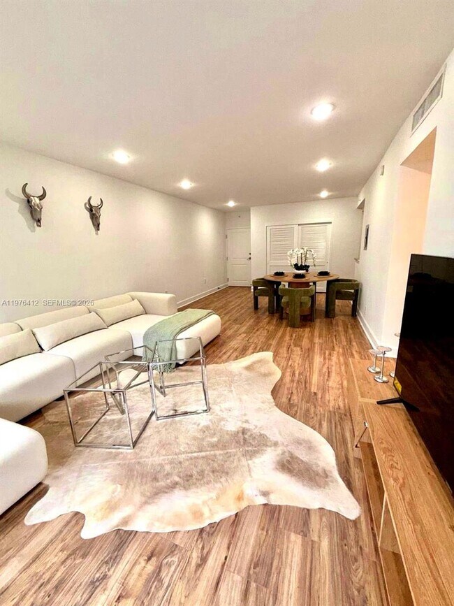 Building Photo - 401 69th St