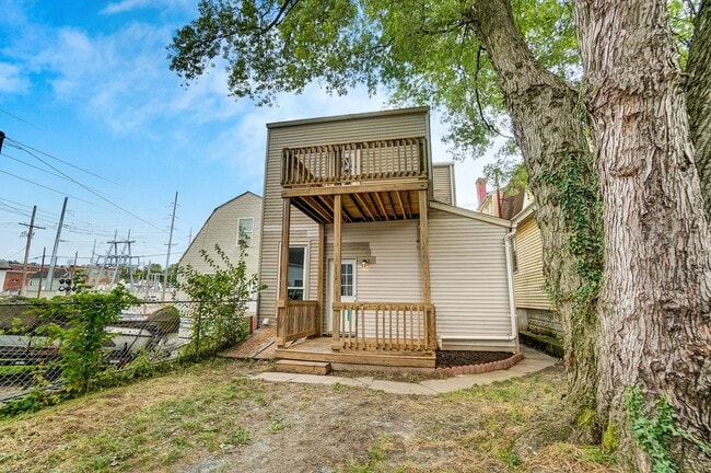 Building Photo - 904 Walnut St