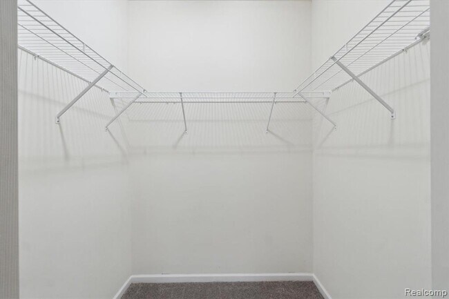 Building Photo - 15980 Morningside