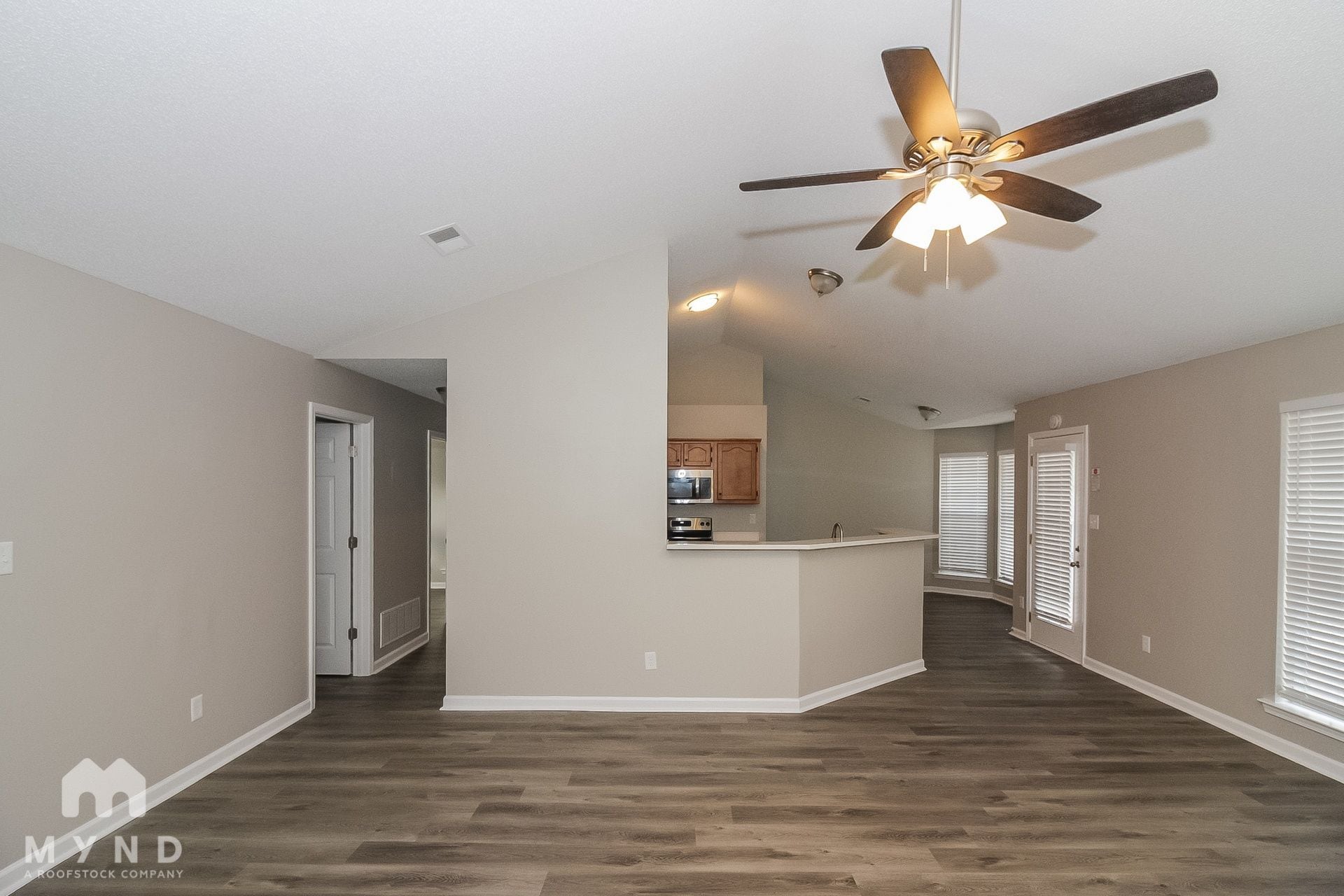 Building Photo - 10374 Cottage Oaks Dr