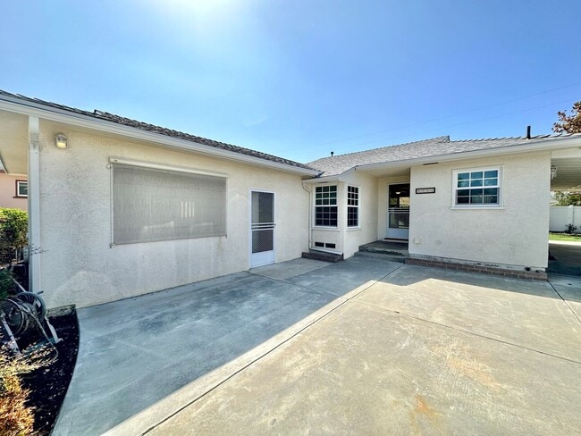 Building Photo - Beautifully Remodeled Allied Gardens Home