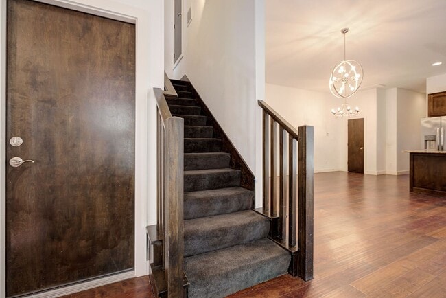 Building Photo - Modern 3-Bedroom Duplex Near OU Health Center and Okana Resort