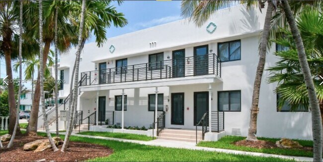 Building Photo - 122 Bay Dr E