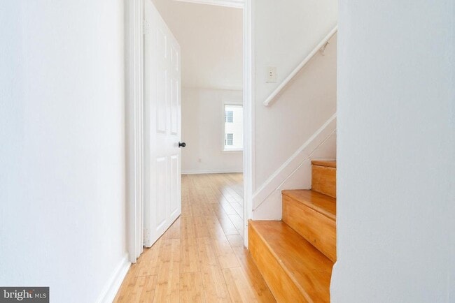 Building Photo - 2726 Edgemont St