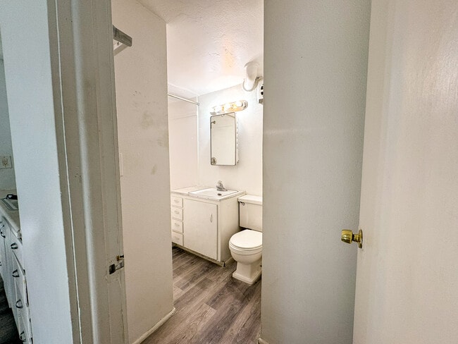 Building Photo - 775 E 820 N