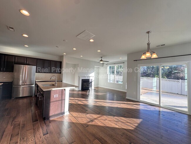 Building Photo - 837 Salem Pointe Pl