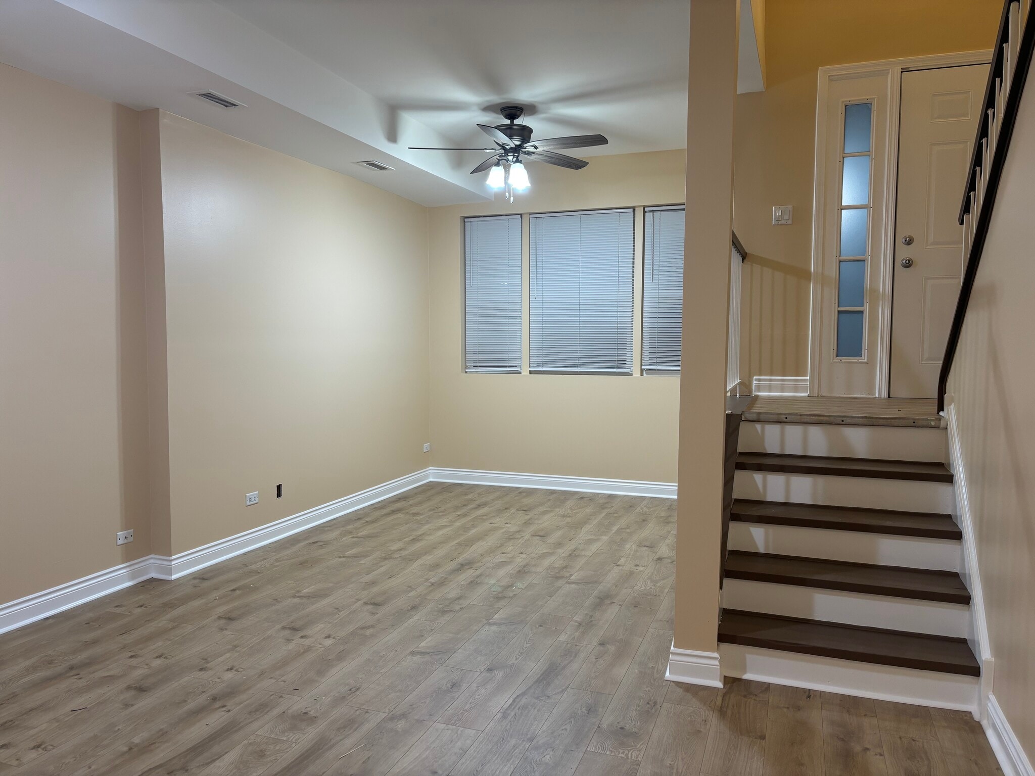 Building Photo - 1741 W 18th Pl