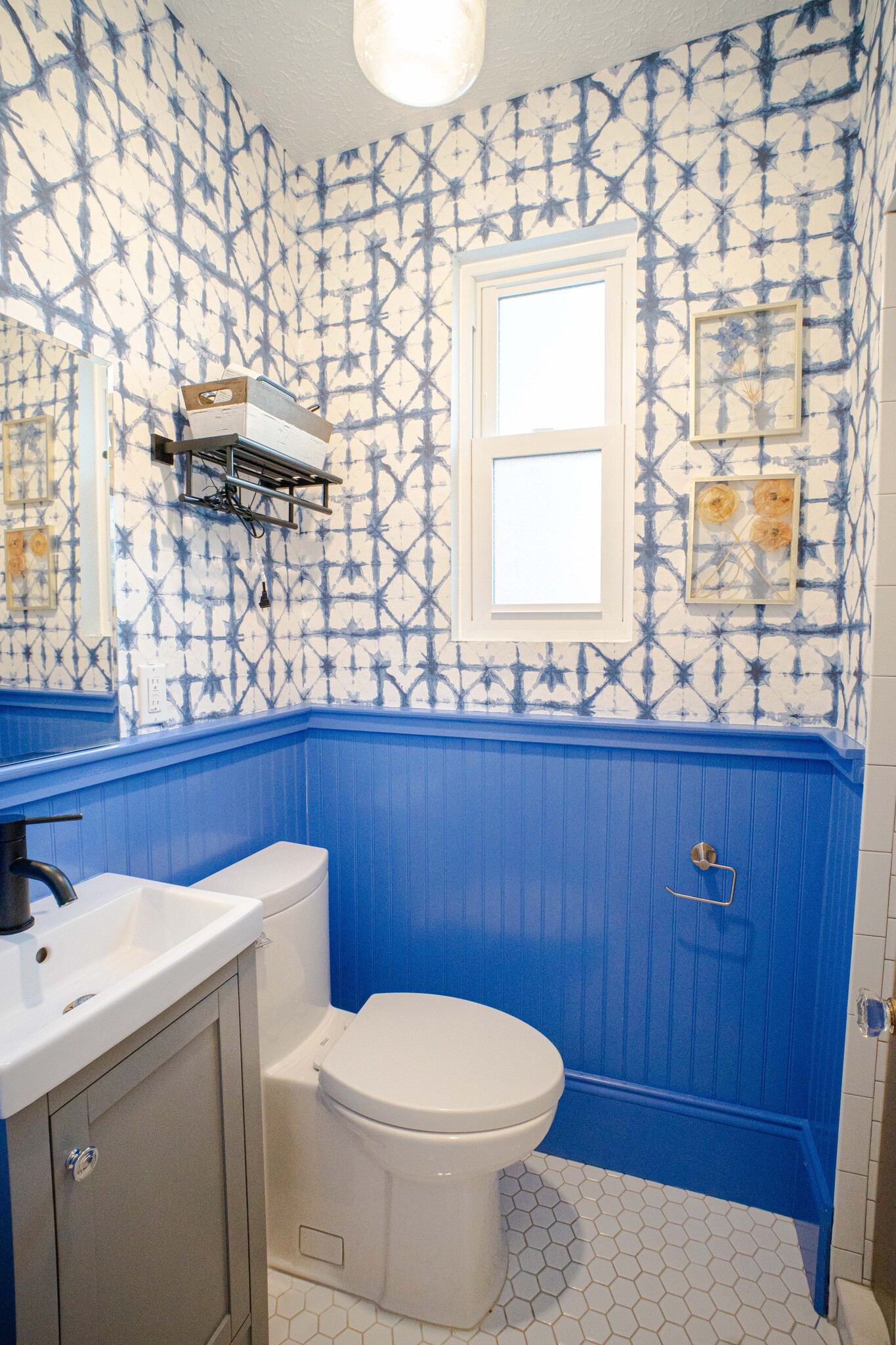 Downstairs full bath with shower - 1215 Landon Ave