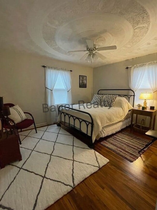 Building Photo - Immaculate Three Bedroom Home