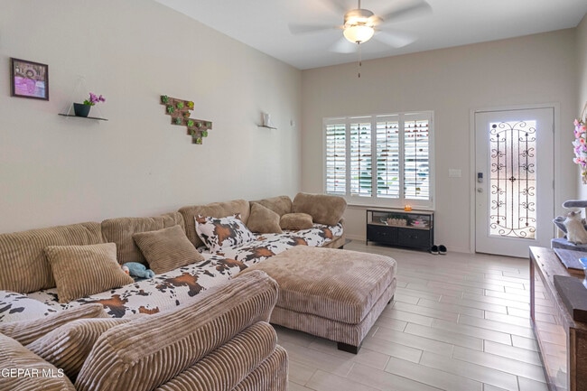 Building Photo - 7445 Norte Mesa Ln