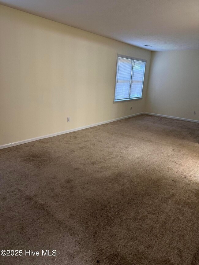 Building Photo - 3439 Regency Dr