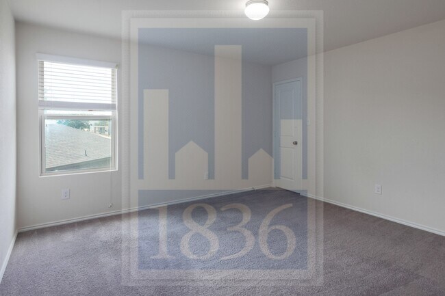 Building Photo - 1040 Chad Lp