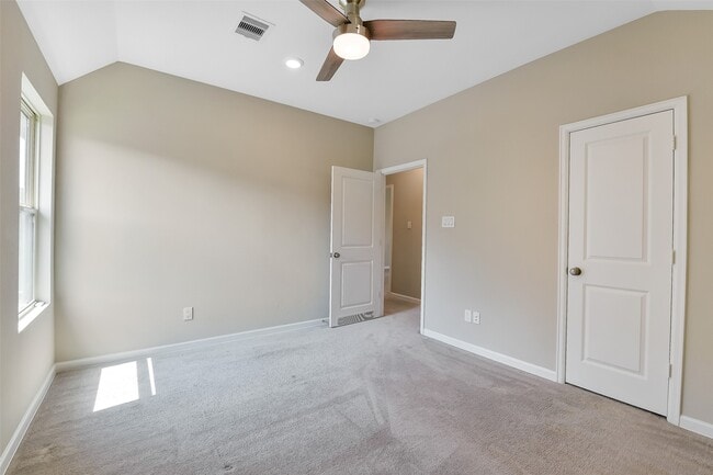 Building Photo - 1439 Northwood Blf Ln