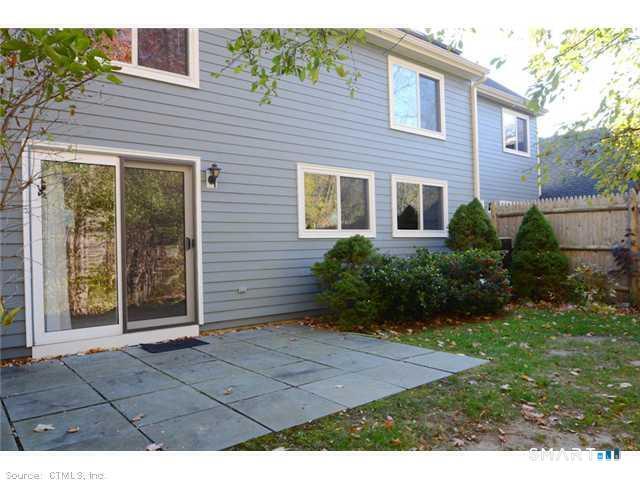 Building Photo - 26 Farmington Meadow Dr