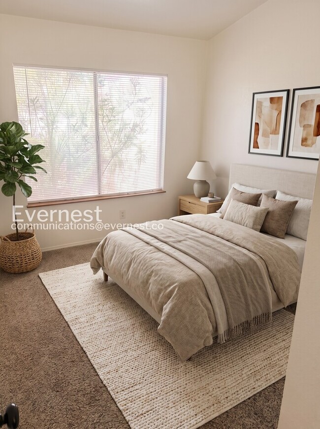 Building Photo - 2 Bed/2 Bath Home with Fenced Yard & Garage / Pet-Friendly / Vouchers Accepted / Available Soon!