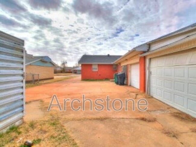 Building Photo - 2945 SW 54th St