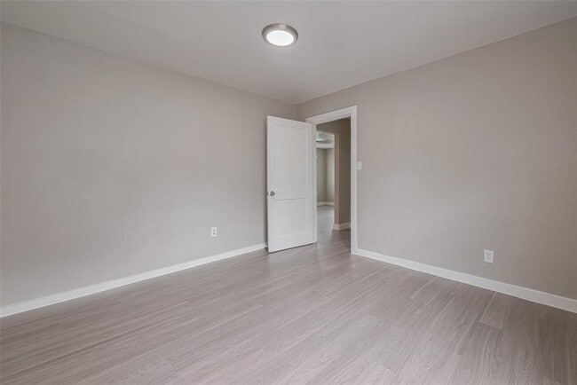 Building Photo - 8 Jennische St