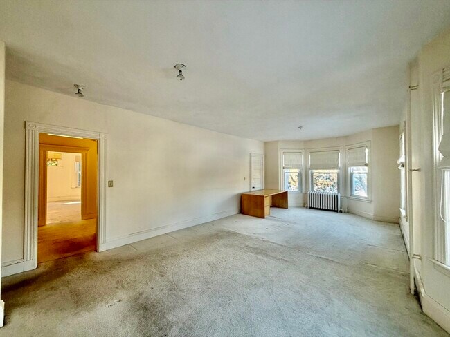 Building Photo - 44 Gray St