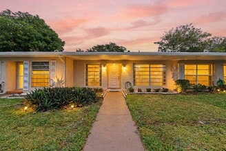Building Photo - 8555 Bella Vista Dr