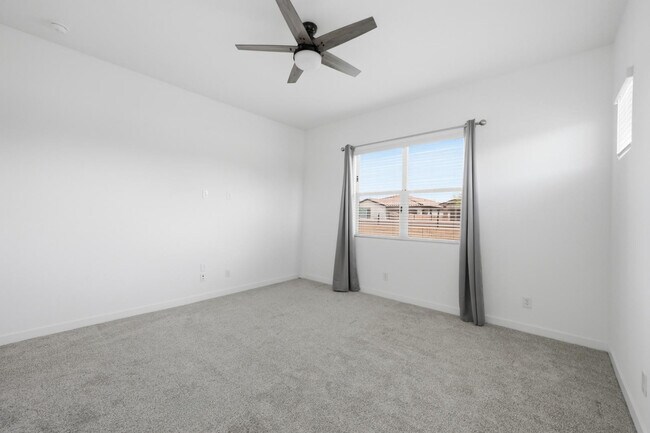 Building Photo - 4323 N 92nd Dr