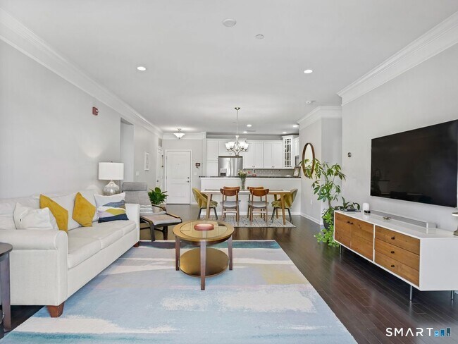 Building Photo - 302 Center Meadow Ln