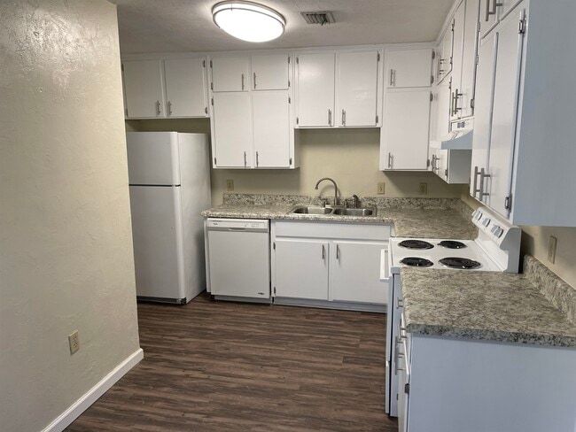 Building Photo - 2618 Old Bainbridge Rd