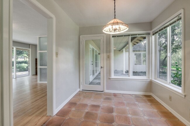 Building Photo - Home For Rent in Beautiful Saratoga!
