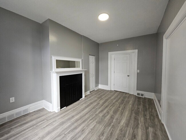 Building Photo - Fully updated 3 Bedroom 1 Bath Apartment for rent in Beechview!