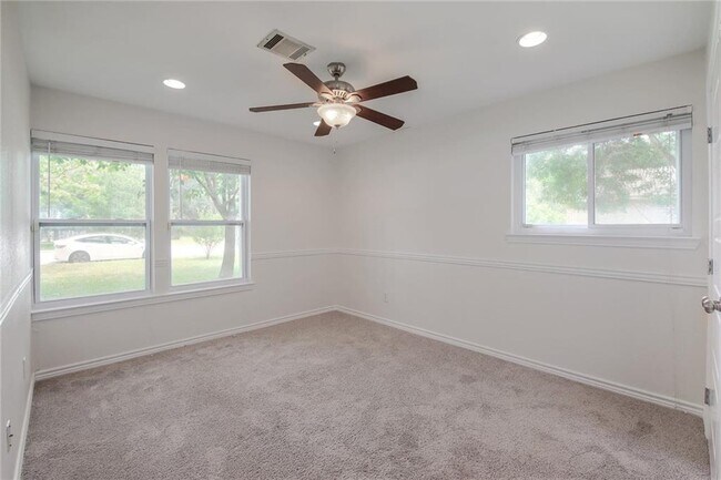 Building Photo - 507 San Jacinto St