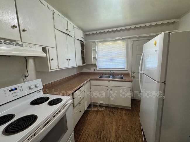 Building Photo - 2713 Normandy St