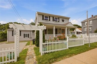 Building Photo - 132 Evarts St