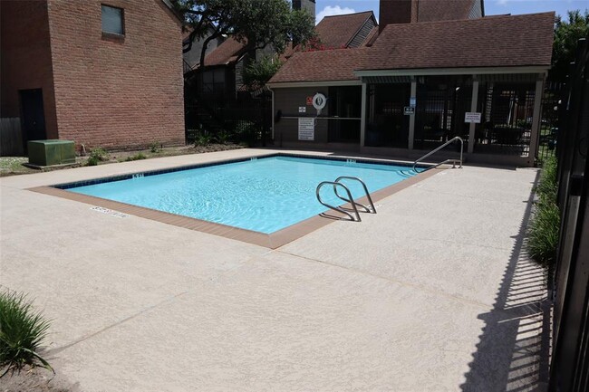 Building Photo - 6601 Sands Point Dr
