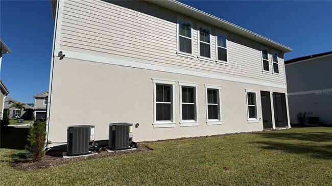 Building Photo - 14415 Crest Palm Ave