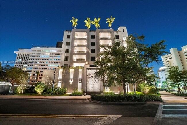 Building Photo - 701 Valencia Ave