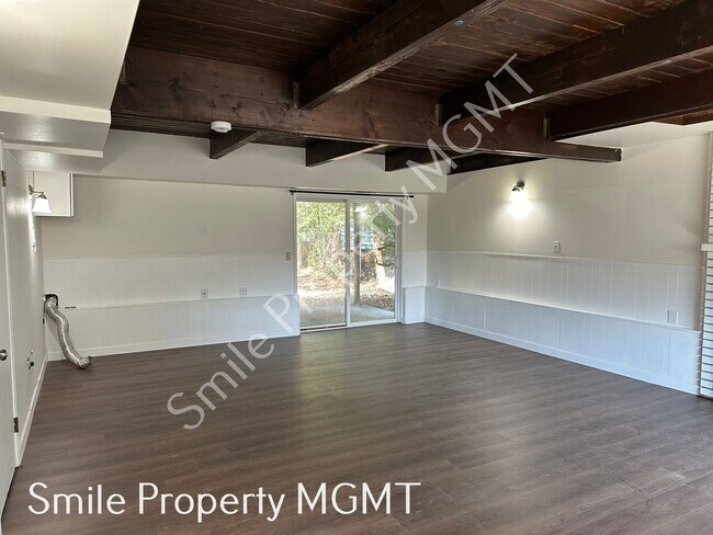 Building Photo - 1003 NE 175th Ave