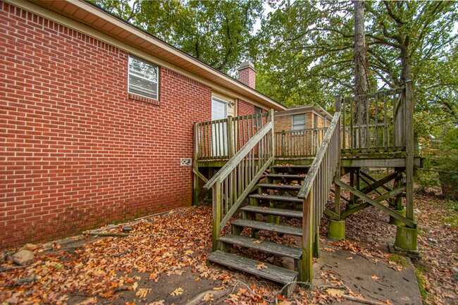 Building Photo - 3813 Hillside Dr