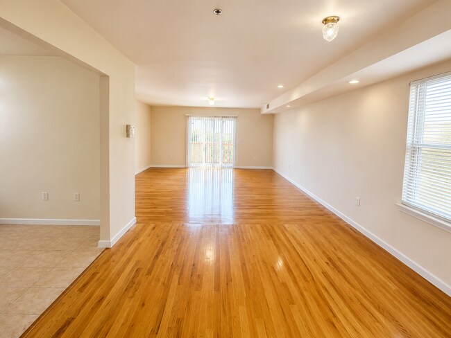 Building Photo - 89 Highland Ave